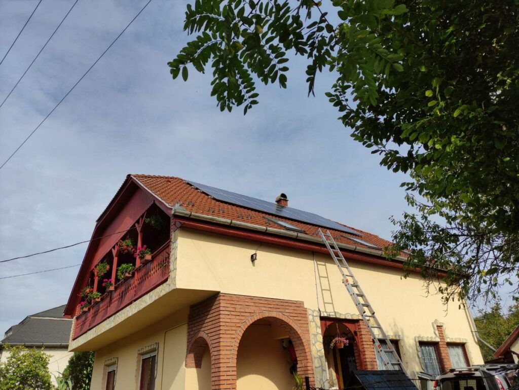 2021 Gyöngyöspata 14 db 345Wp Astronergy