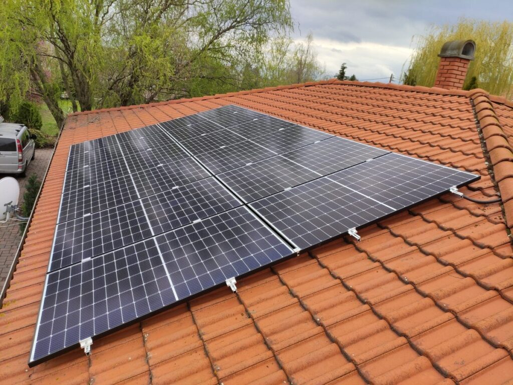 2022 Gyöngyös 12 db 410Wp Longi