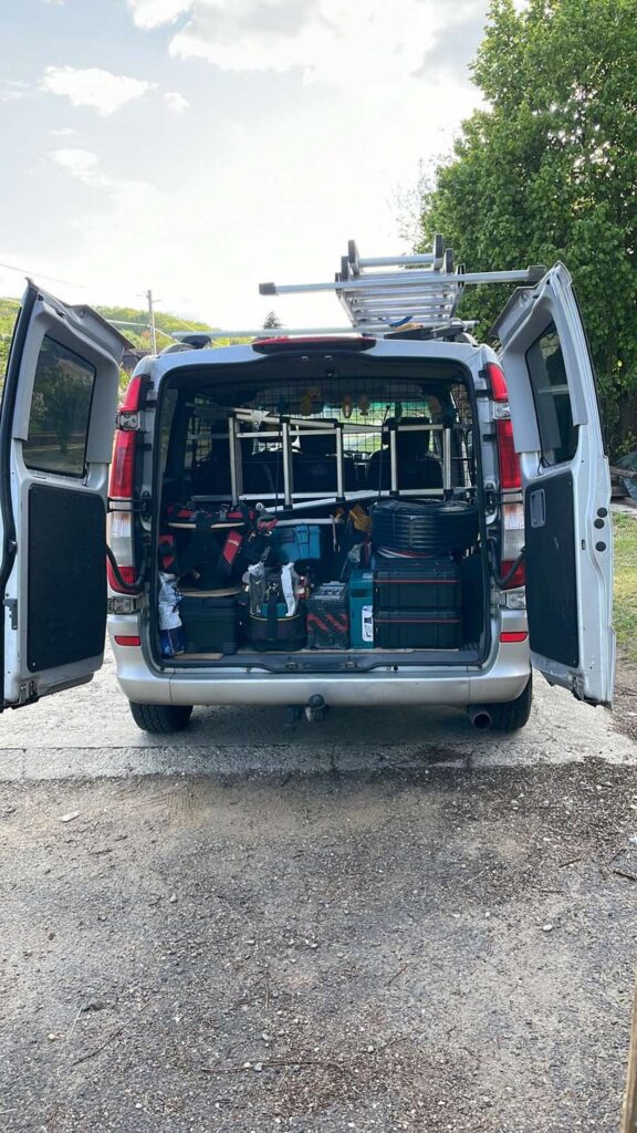 Bepakolva, indulásra készen.