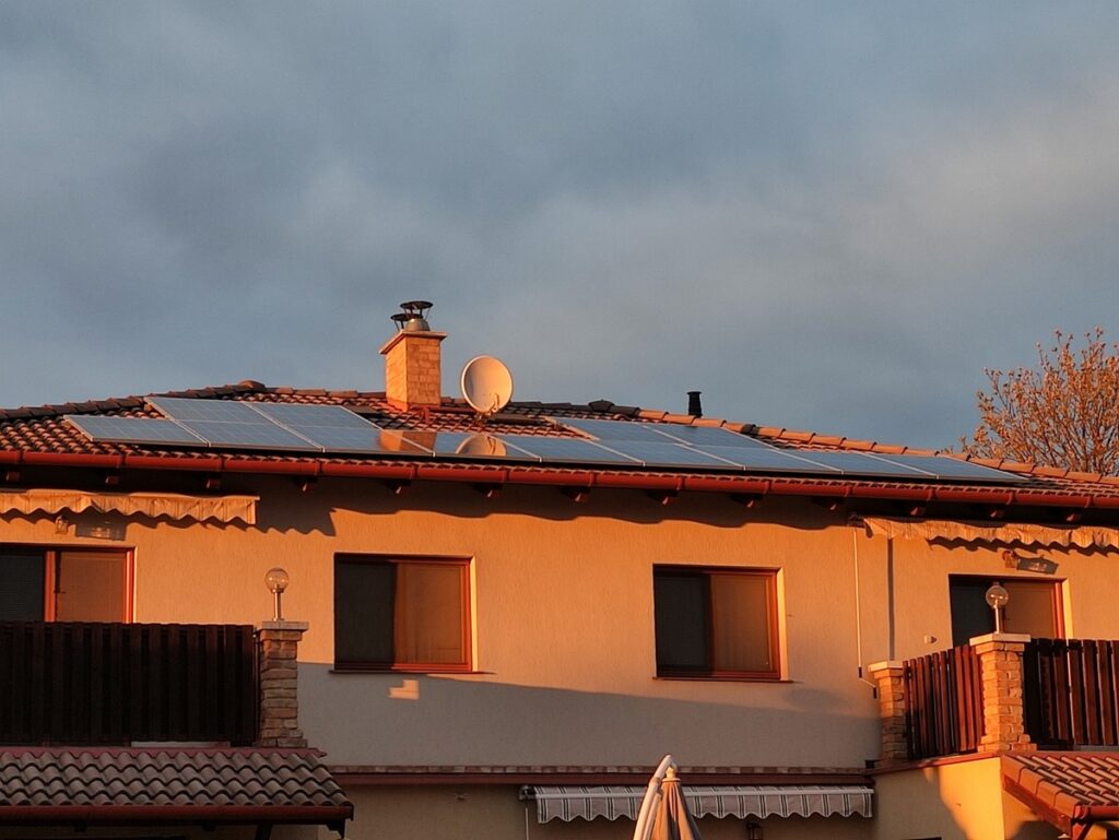 Budapest 2022 13 db 370Wp Astronergy